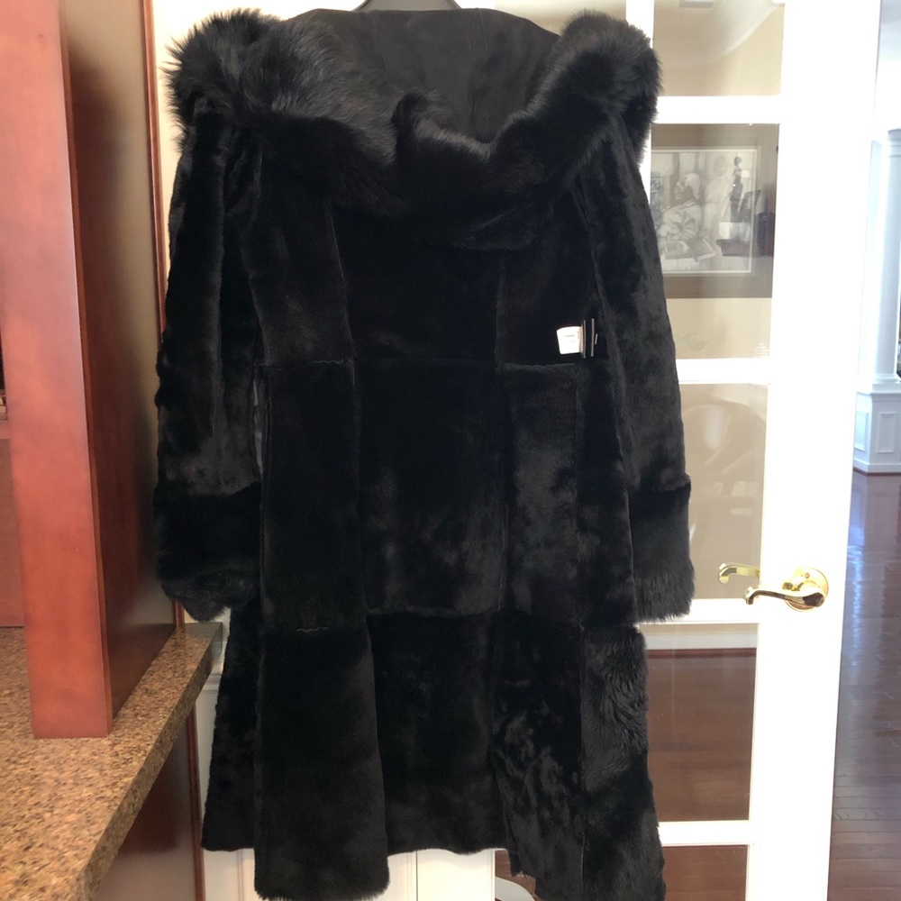Shearling Lamb Fur Coat with Hood - Picture 4 of 11